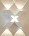 X-Lume Pro – Lampada da parete a LED a forma di X impermeabile per illuminazione esterna migliorata