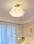 Solith | Gailon-style Ceiling Lamp with Sleek Details 3