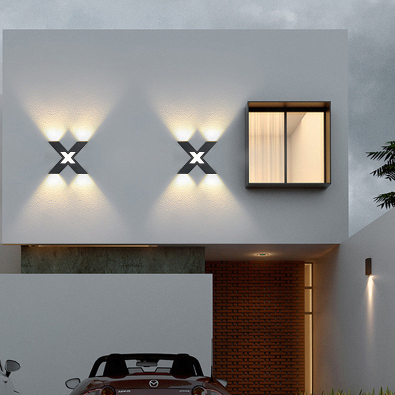 X-Lume Pro – Wetterfeste X-förmige LED-Wandlampe für verbesserte Außenbeleuchtung