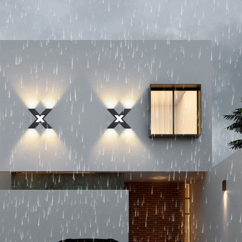 X-Lume Pro – Wetterfeste X-förmige LED-Wandlampe für verbesserte Außenbeleuchtung