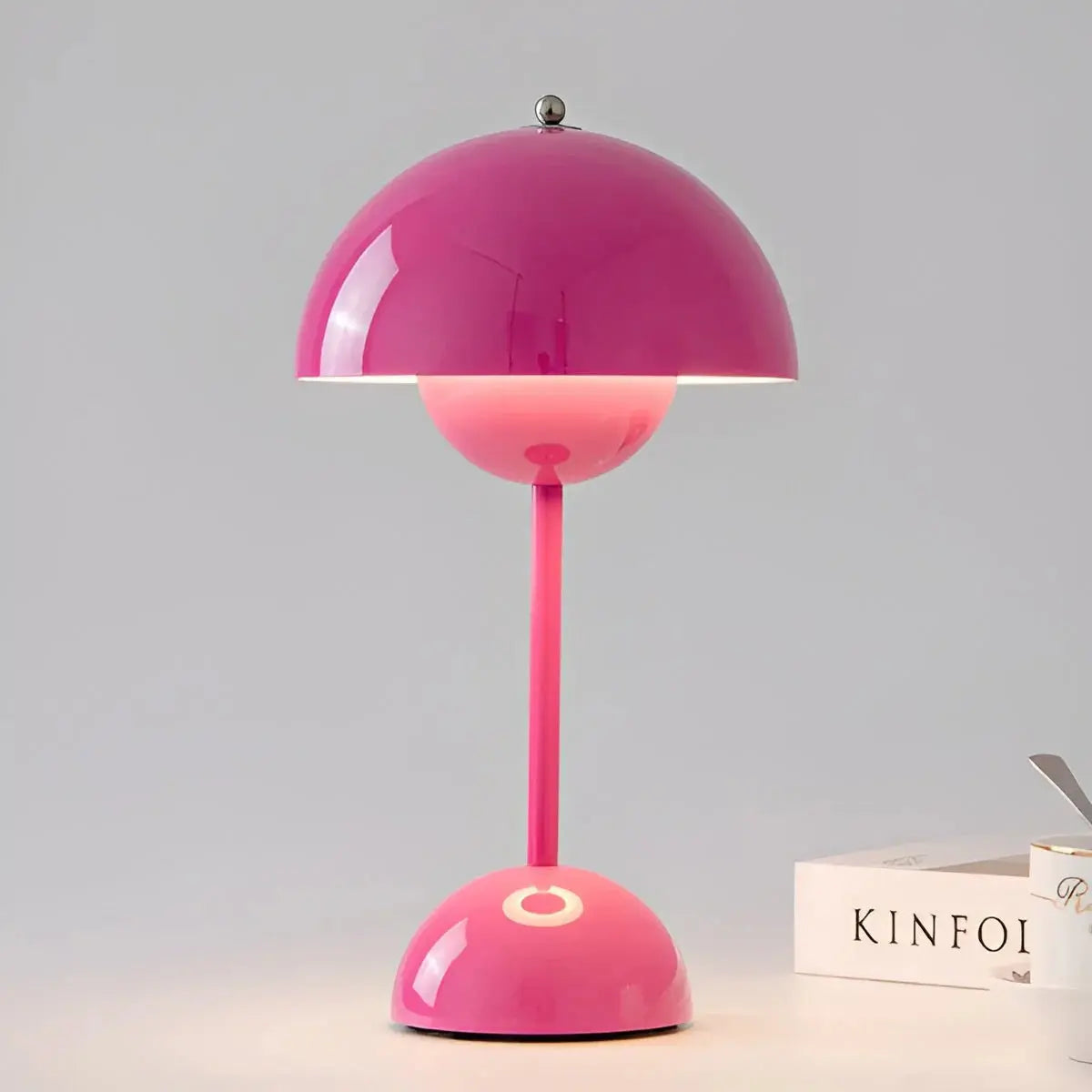 SnowGlow – Chic Modern Table Lamp for Soft, Diffused Light