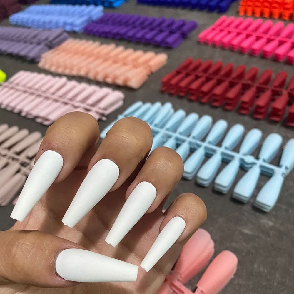 ChicNails | Matte Press-On Nails – Elegant Artificial Nails in 13 Shades 1