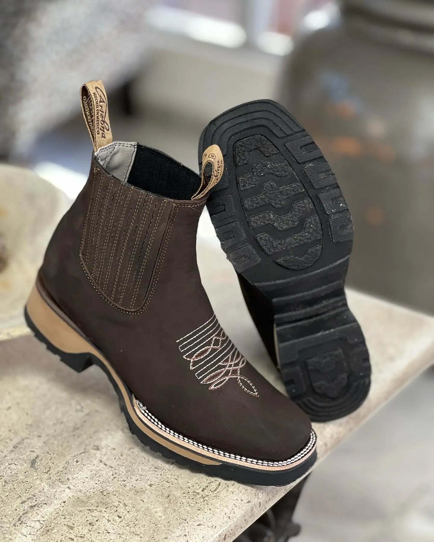 Classic Unisex Cowboy Boots in Sustainable Leather – Comfortable Western Style for Men and Women 2