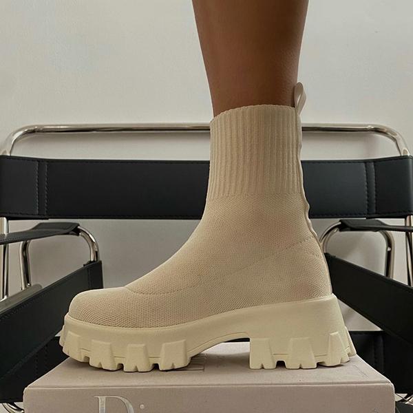 Comfortable Women&#39;s Winter Boots - Stylish and Warm Footwear for Cold Weather 10