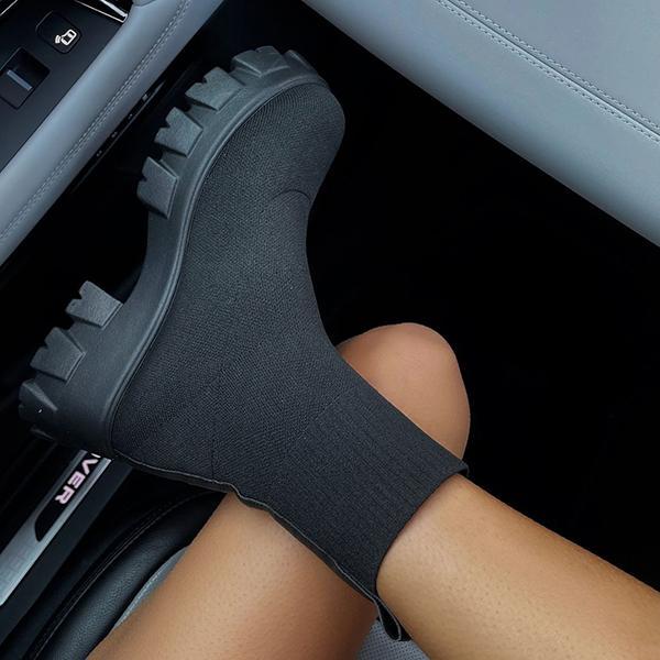 Comfortable Women's Winter Boots - Stylish and Warm Footwear for Cold Weather 4