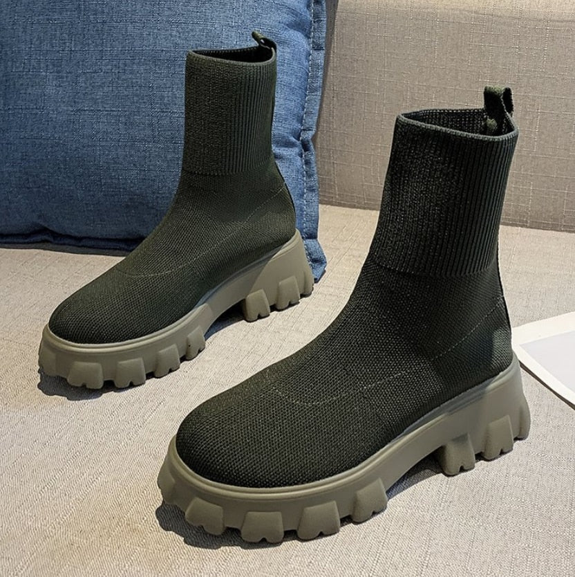 Comfortable Women's Winter Boots - Stylish and Warm Footwear for Cold Weather 5