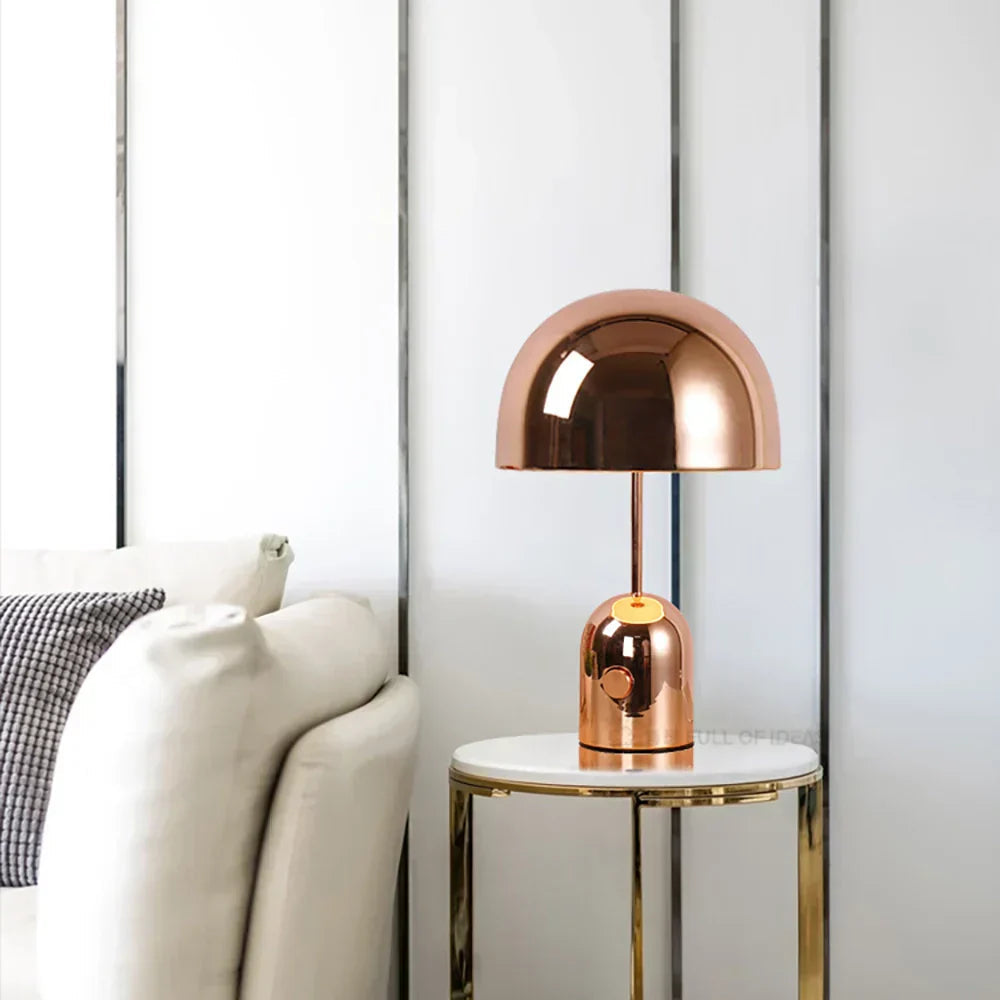 CopperElegance - Sophisticated Table Lamp 2