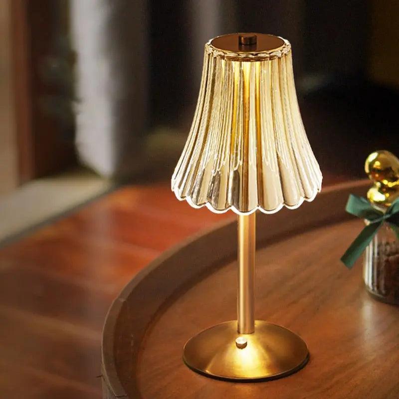 CrystalLuxe - Vintage Table Lamp with Elegant Shine 0