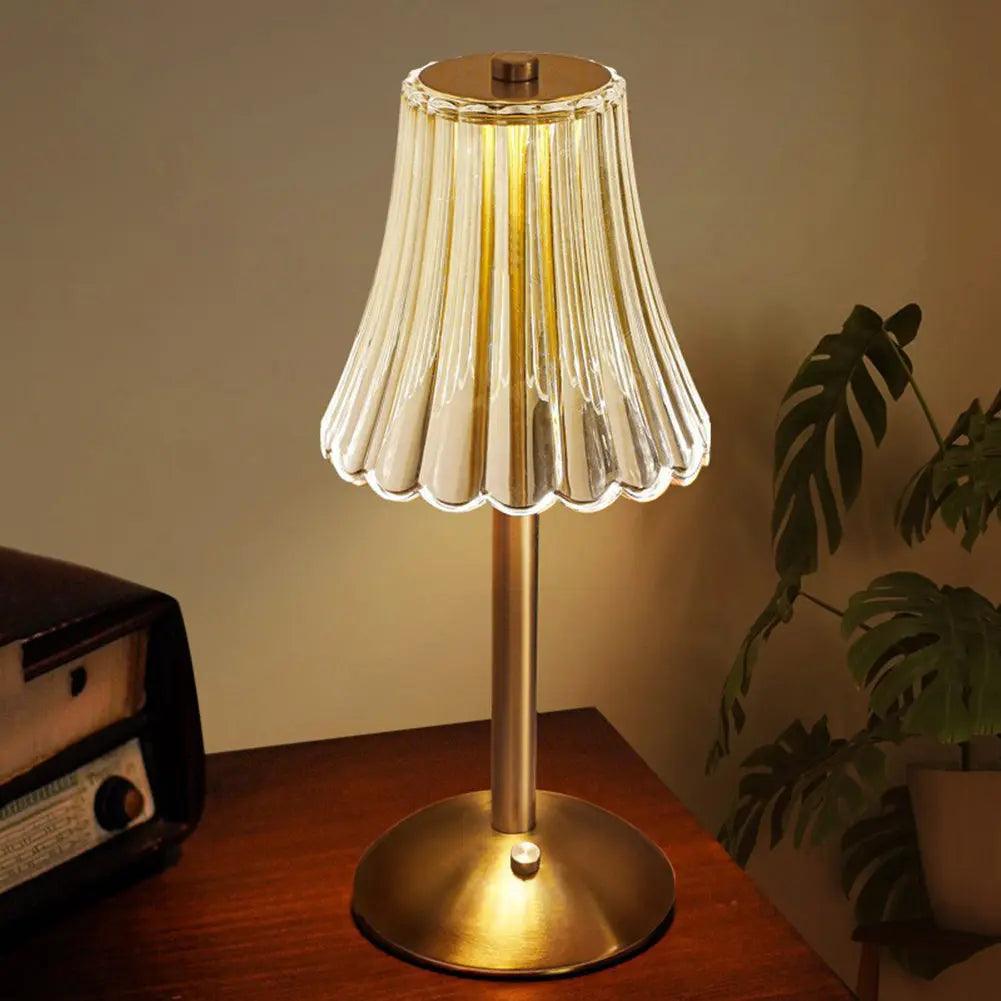 CrystalLuxe - Vintage Table Lamp with Elegant Shine 4