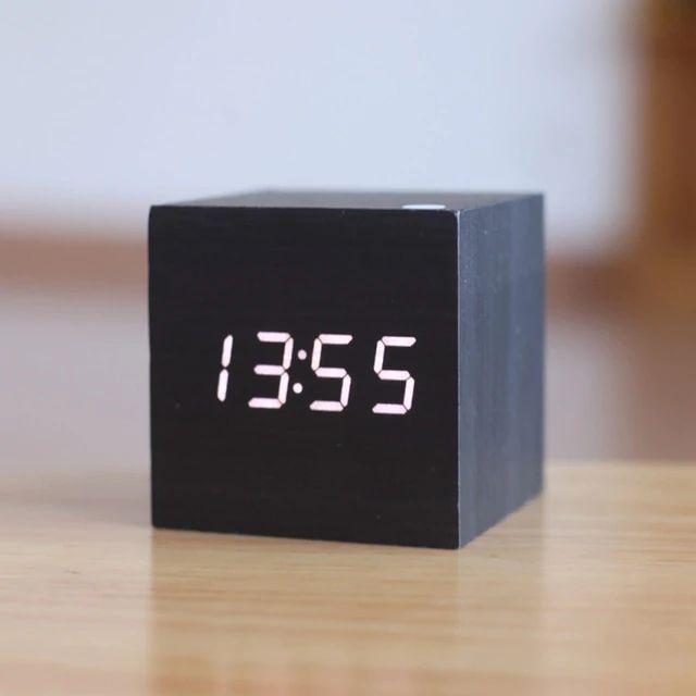 CubeCraft | Stylish Compact Digital Desk Clock for Modern Interiors 1