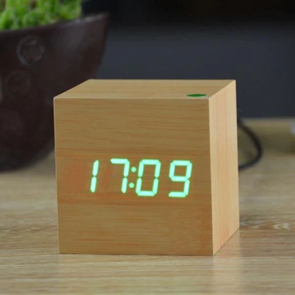CubeCraft | Stylish Compact Digital Desk Clock for Modern Interiors 10