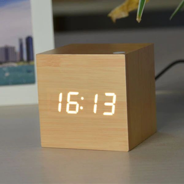 CubeCraft | Stylish Compact Digital Desk Clock for Modern Interiors 9