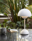 SnowGlow – Chic Modern Table Lamp for Soft, Diffused Light
