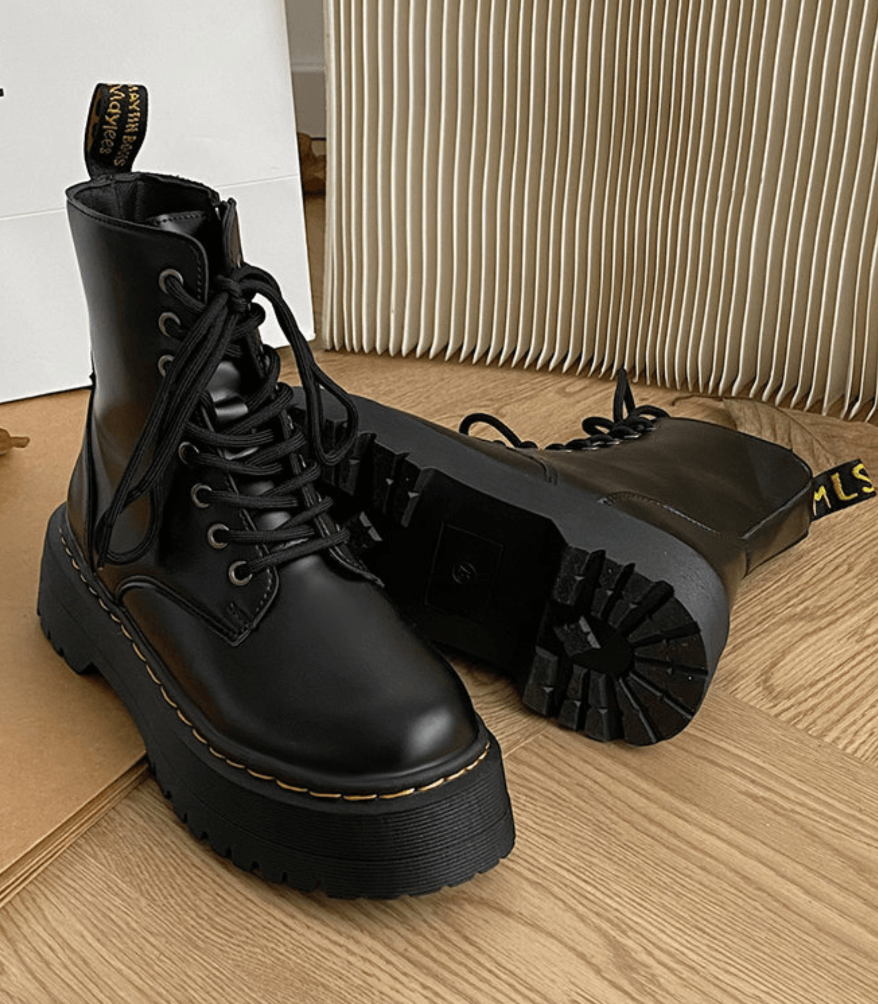 Elegant Leather Platform Boots with Chunky Sole – Comfortable and Stylish Footwear for Streetwear 6