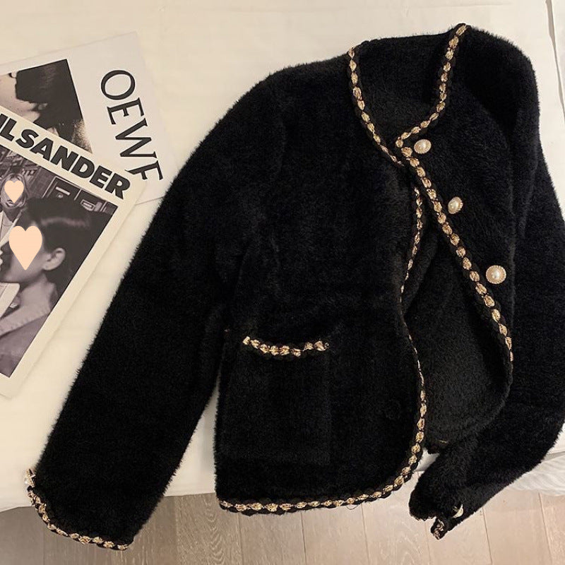 Elegant Mink Velvet Cardigan Jacket Womens with Flying Sleeves – Chic Urban Style in Beige and Black 3