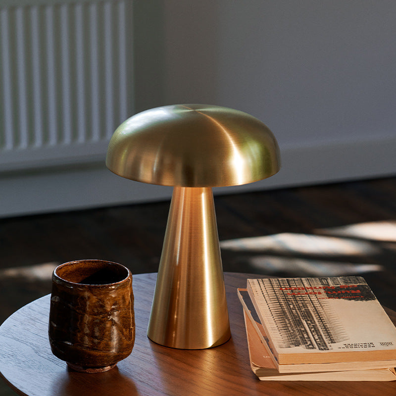Evyra | Modern Elegance Table Lamp 3