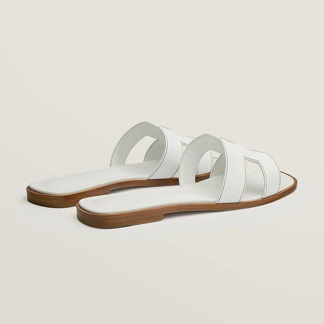 Flat Leather Sandals Featuring Cut-Out Design 5