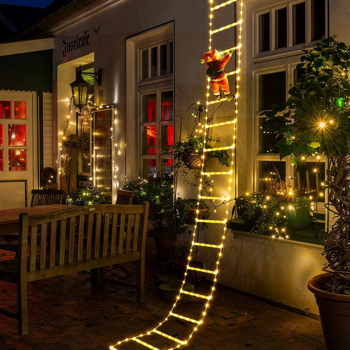 Golden Climb | Elegant Christmas Lights 1