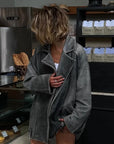 Grey Loose Suede Jacket for Women – Casual Long-Sleeved Coat with Zipper Pockets 5