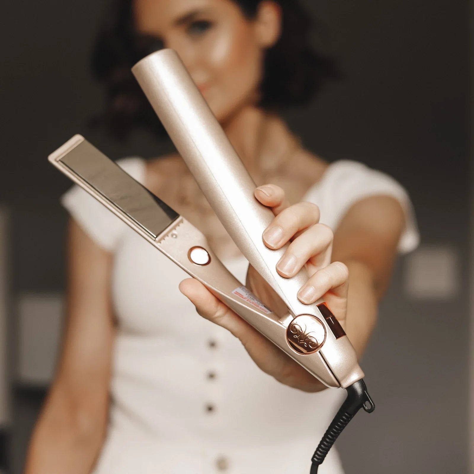 Hair Straightener with Ceramic Plates for Styling 0