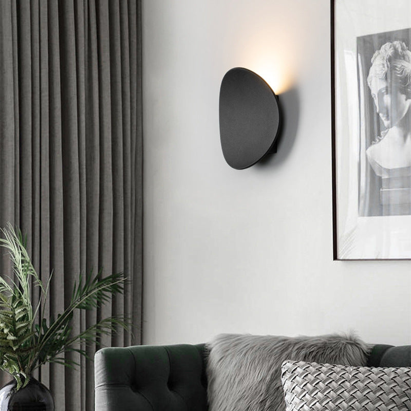 Illumaia | Minimalist Metal Wall Lamp with Circular Design 1