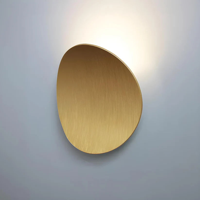 Illumaia | Minimalist Metal Wall Lamp with Circular Design 7