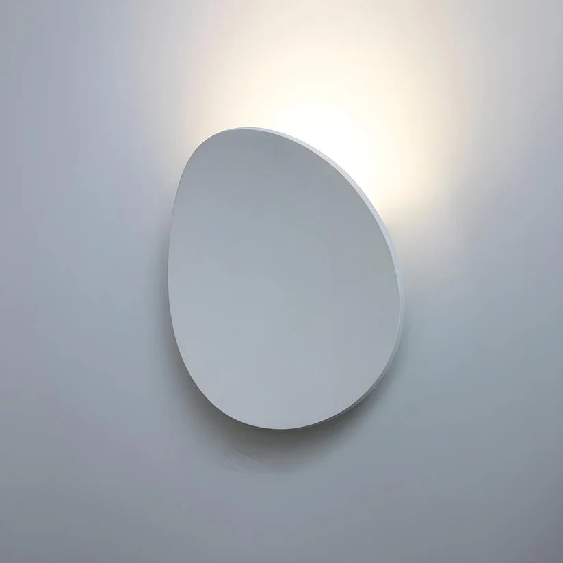 Illumaia | Minimalist Metal Wall Lamp with Circular Design 9