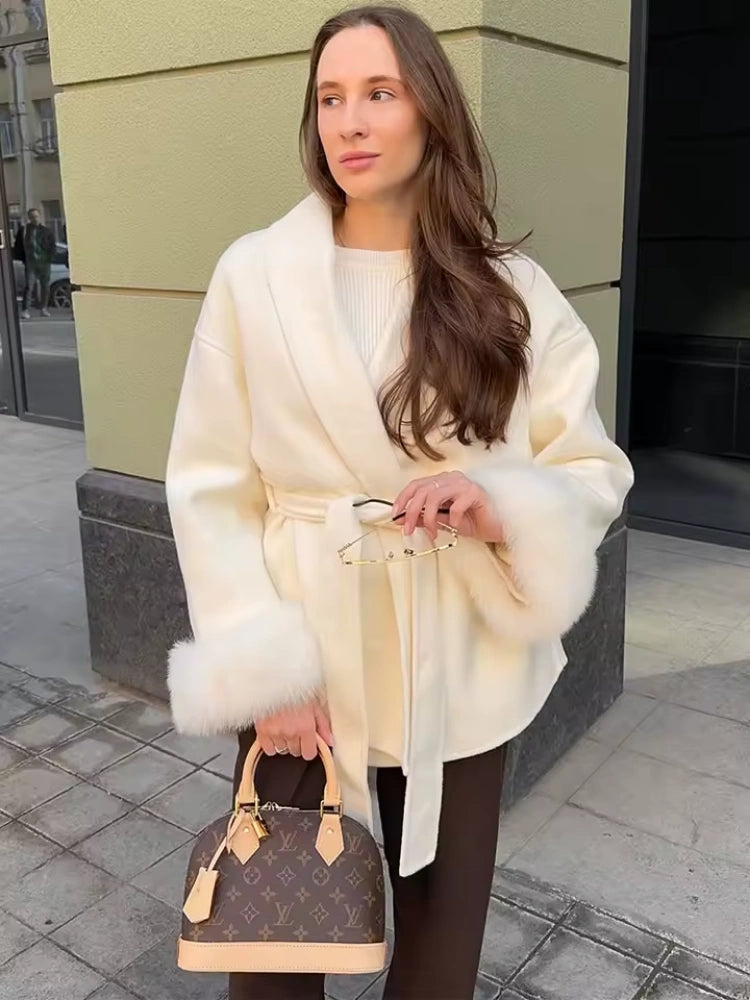 Lace-Up Elegant Women's Coat – Stylish Winter Coat for Cold Weather, Knee-Length, Multiple Colors 4