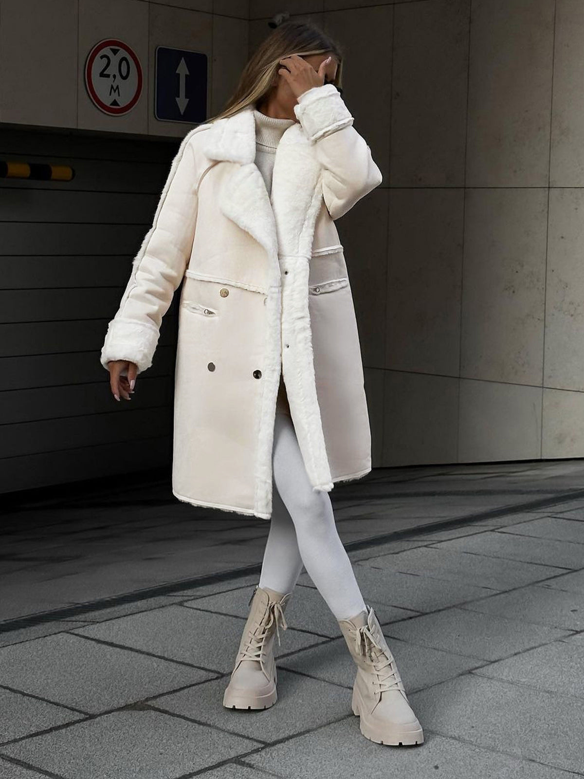 Larissa | Elegant Plus Size Coat for Women – Warm Winter Plush Lapel 4