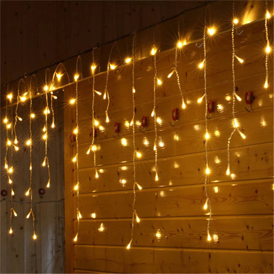 Light Wreath | Luxury Solar Icicle Lighting 5