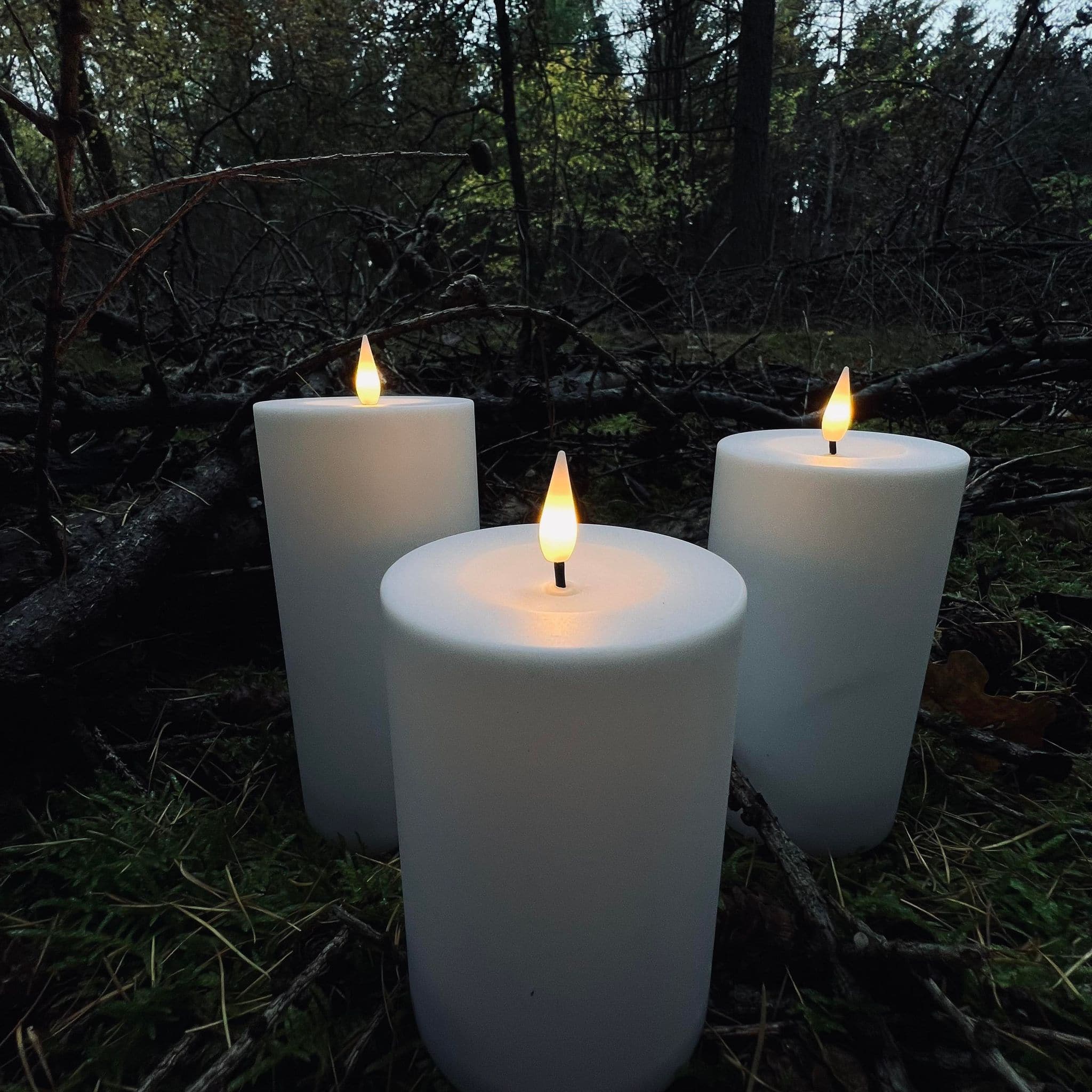 LumaGlow | Elegant Weather-Resistant LED Flameless Candle Set with Remote 1
