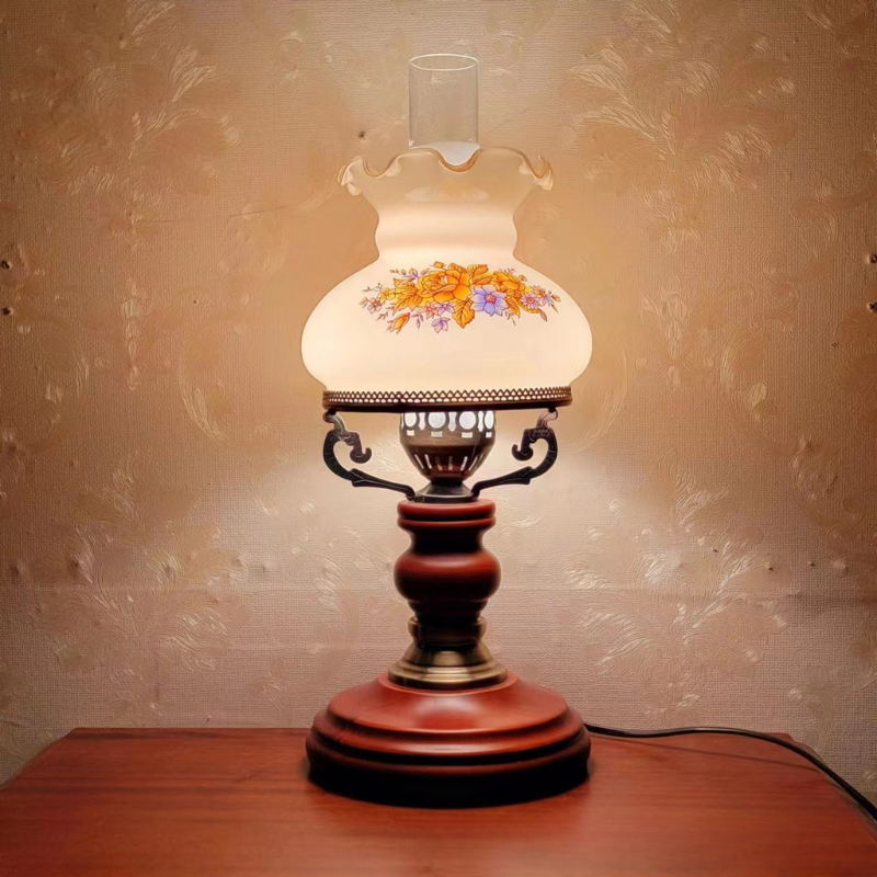 LumaSophie – Classic Red-Brown Urn Table Lamp 0