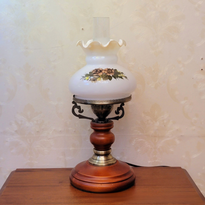 LumaSophie – Classic Red-Brown Urn Table Lamp 5