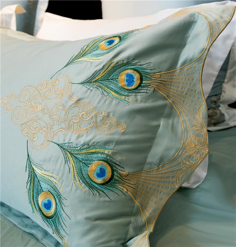 LuxeFeathers – Luxurious Egyptian Cotton Duvet Set with Teal and Peacock Pattern 1