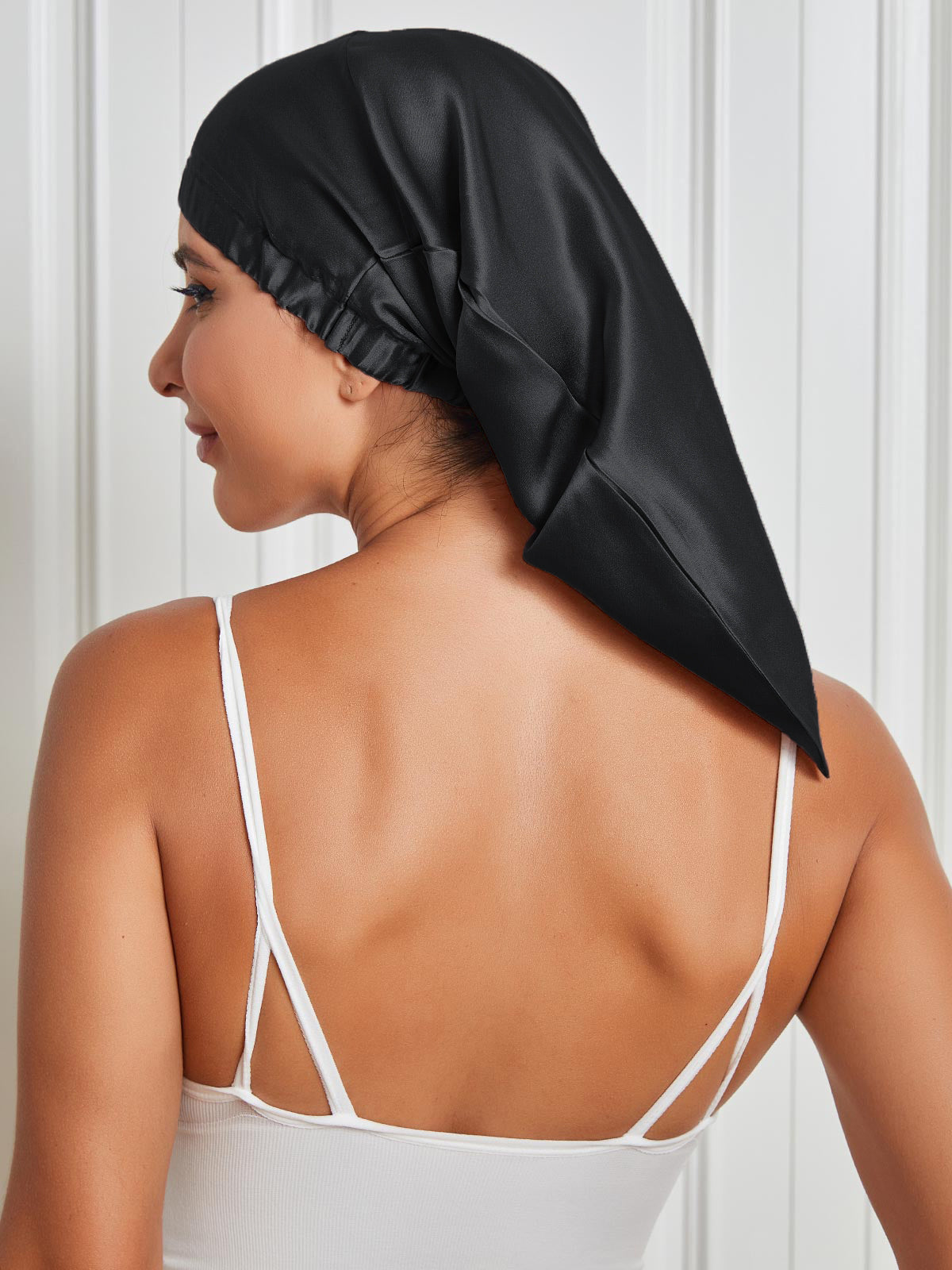 LuxeRest - Silk Sleep Cap for Timeless Elegance 2