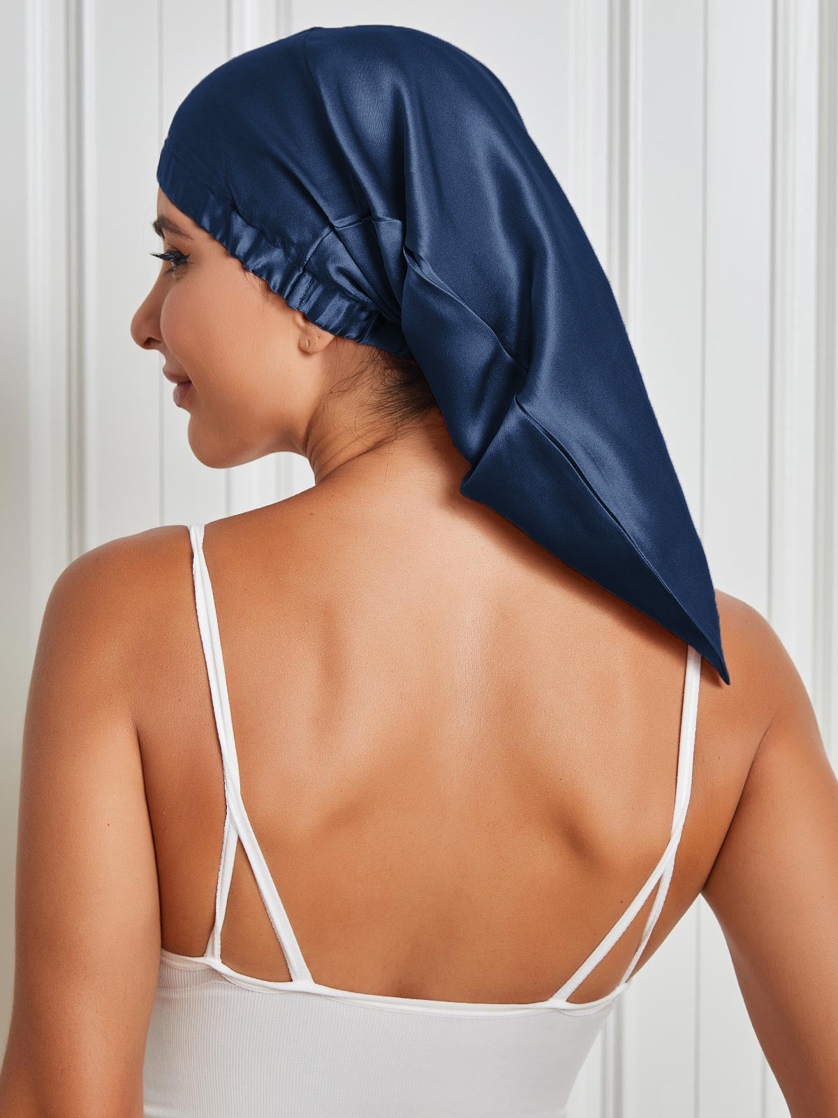 LuxeRest - Silk Sleep Cap for Timeless Elegance 3