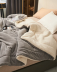 Luxurious Fleece Blanket, Plush and Fluffy, Machine Washable, Cozy Throw for Beds and Living Rooms 0