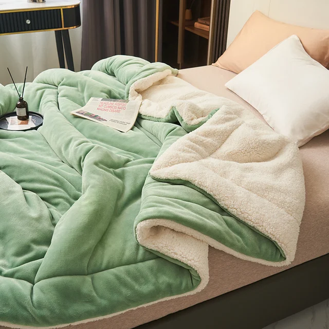 Luxurious Fleece Blanket, Plush and Fluffy, Machine Washable, Cozy Throw for Beds and Living Rooms 4