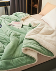 Luxurious Fleece Blanket, Plush and Fluffy, Machine Washable, Cozy Throw for Beds and Living Rooms 4