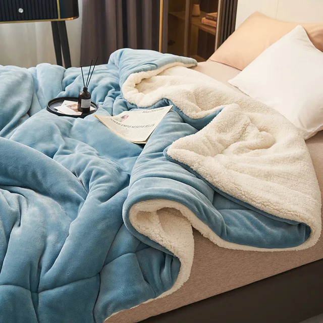 Luxurious Fleece Blanket, Plush and Fluffy, Machine Washable, Cozy Throw for Beds and Living Rooms 5