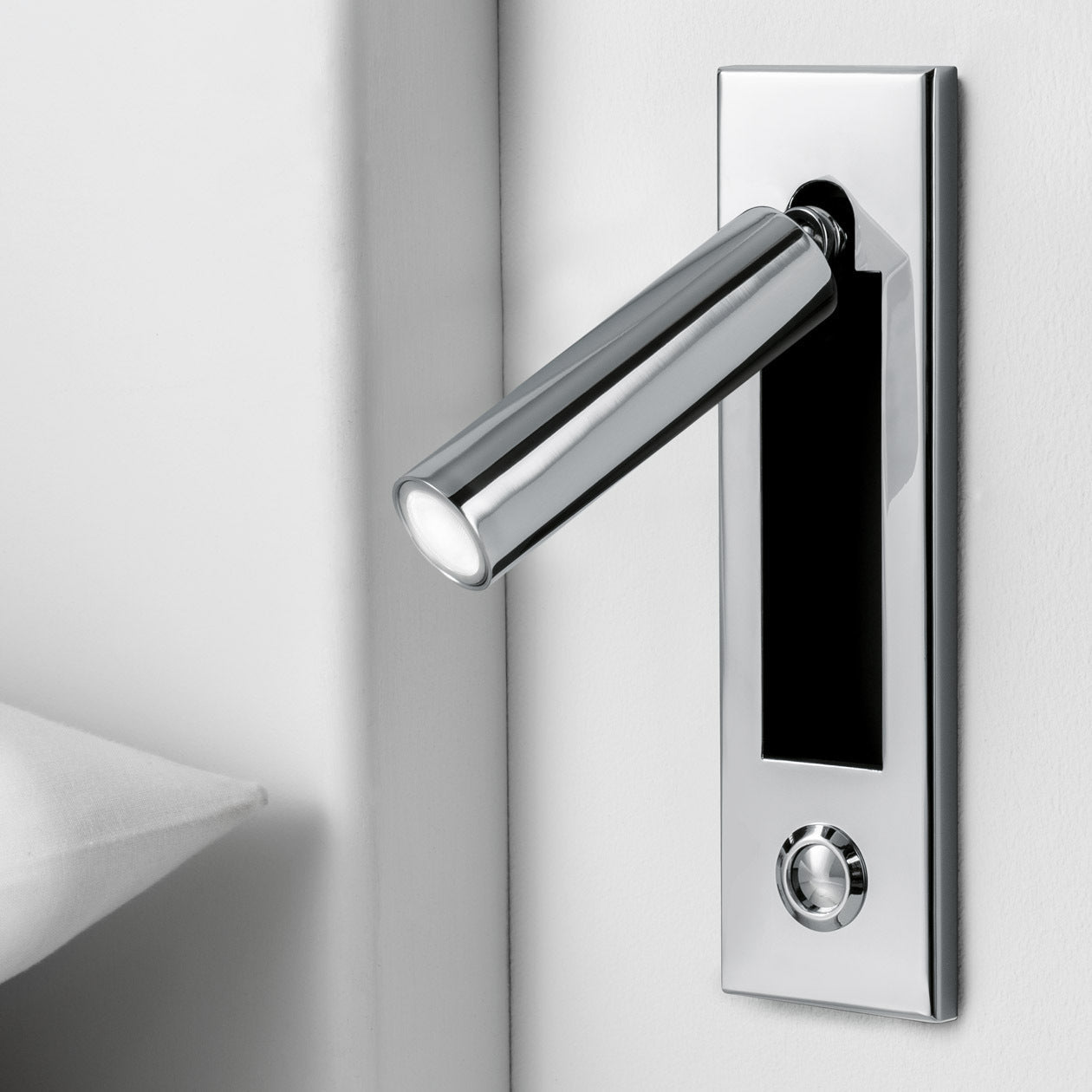 MinimalAura – Elegant Wall Light 3