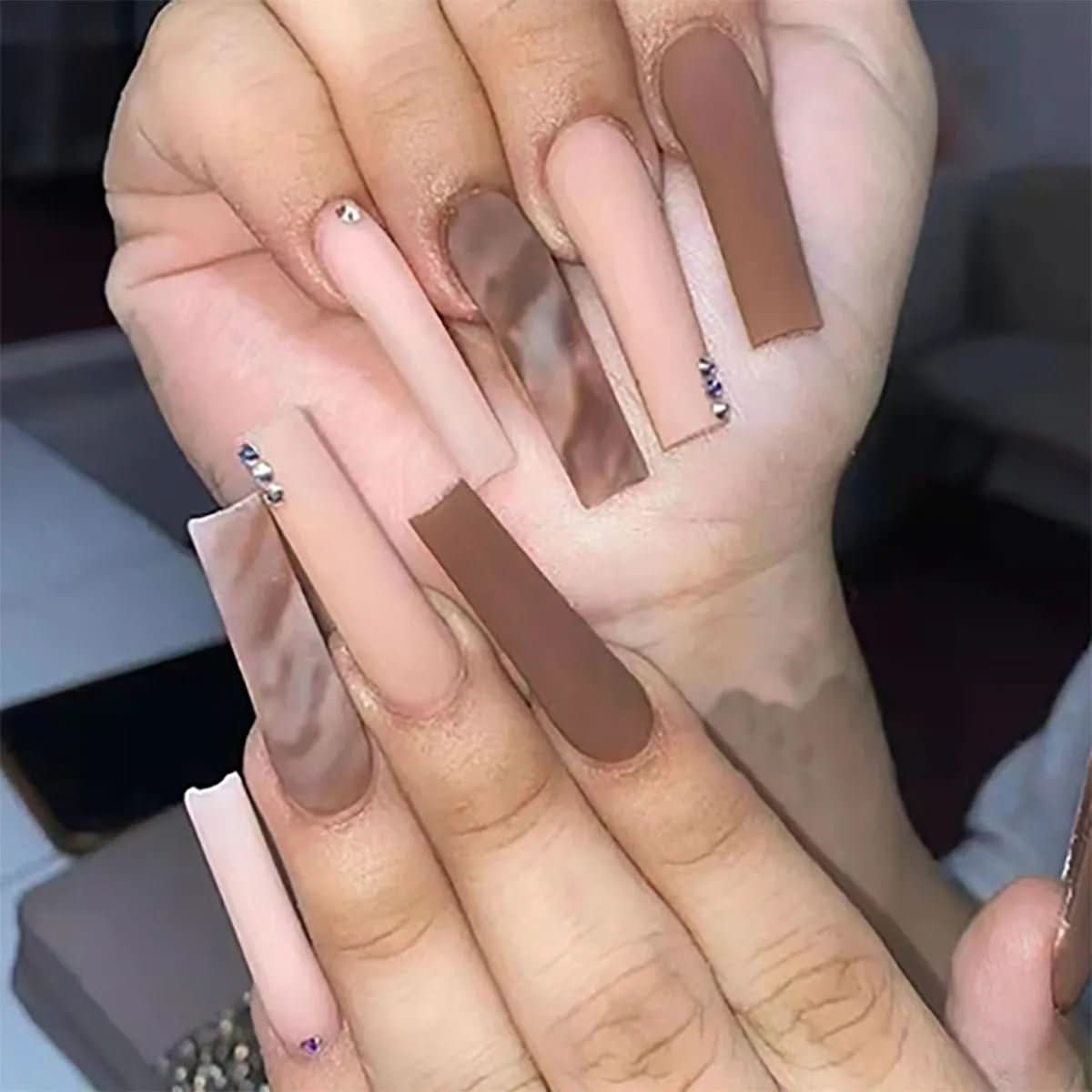 Nailé | 24-Piece Press-On Nail Set with Pink Gel Finish &amp; Reusable Design 11