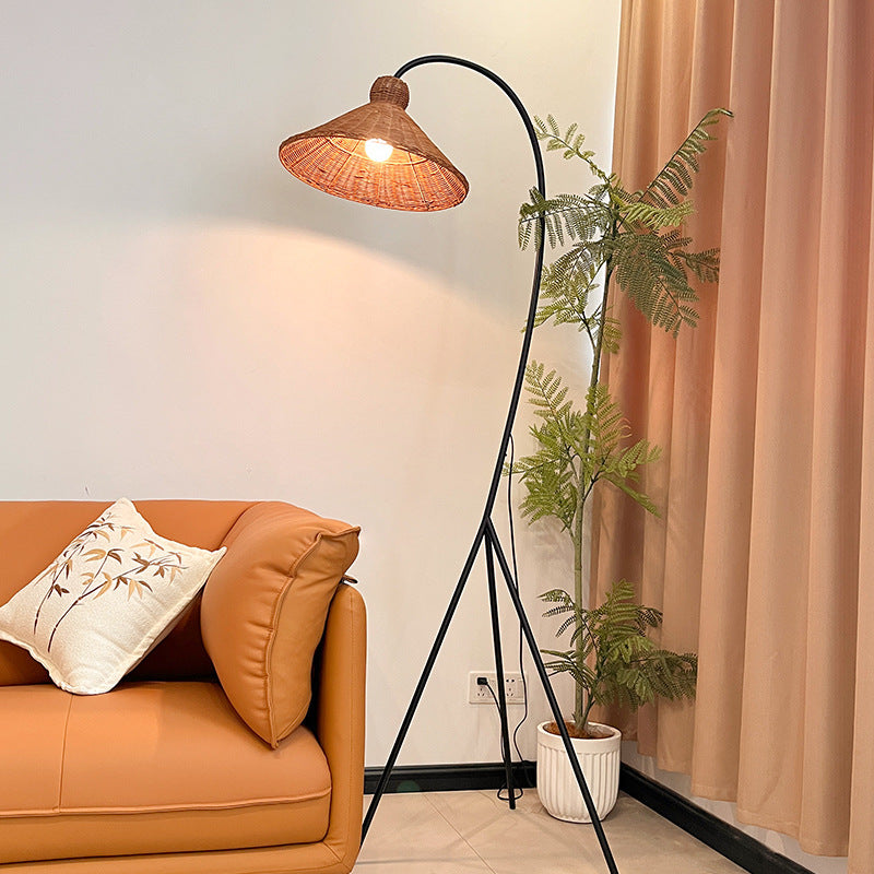 Novyra | Classic Bamboo Shade Floor Lamp 1