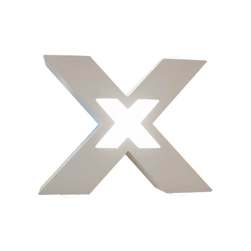 X-Lume Pro – Wetterfeste X-förmige LED-Wandlampe für verbesserte Außenbeleuchtung