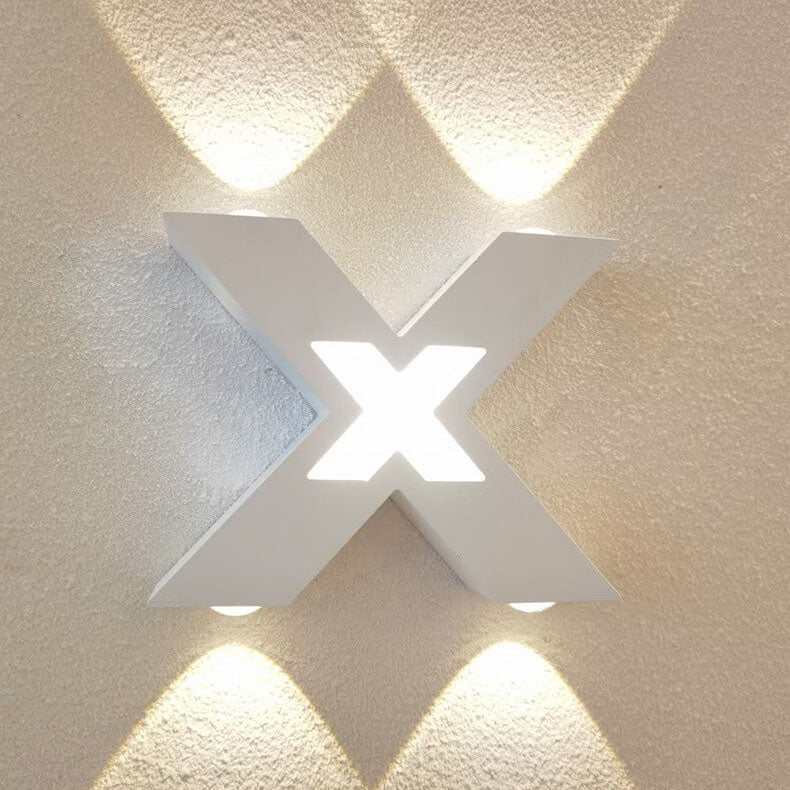 X-Lume Pro – Wetterfeste X-förmige LED-Wandlampe für verbesserte Außenbeleuchtung