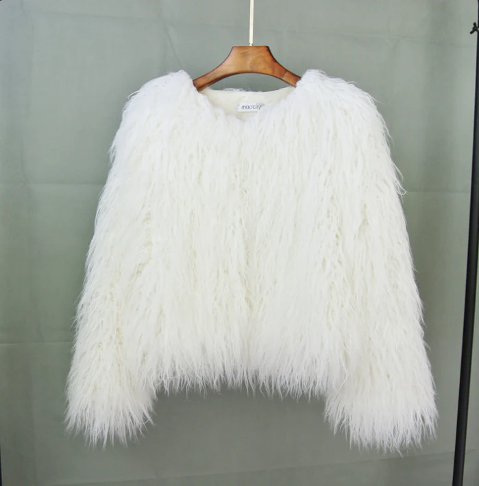 Oversized Cropped Faux Fur Jacket for Women – Shaggy Texture for Fall and Winter Fashion 1