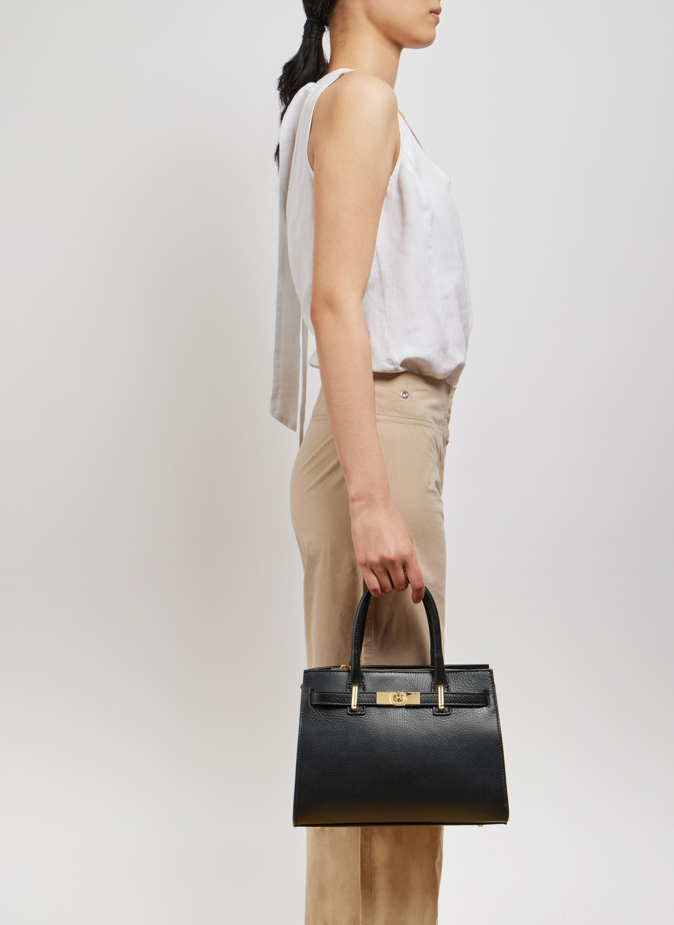 Premium Black Togo Leather Shoulder Bag – Chic and Versatile Women’s Handbag for Work, Travel, and Casual Use 5