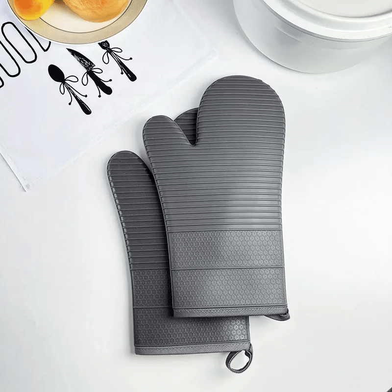 SiliconeGuard | Premium Non-Slip Heat-Resistant Silicone Oven Gloves 5