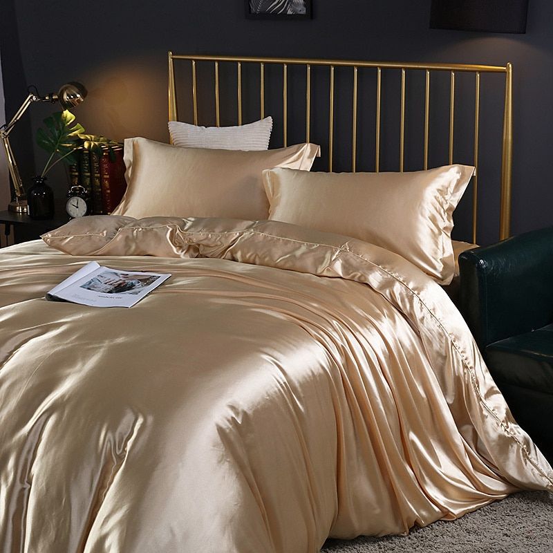 SilkAura - 4-Piece Silk Luxury Bedding 3