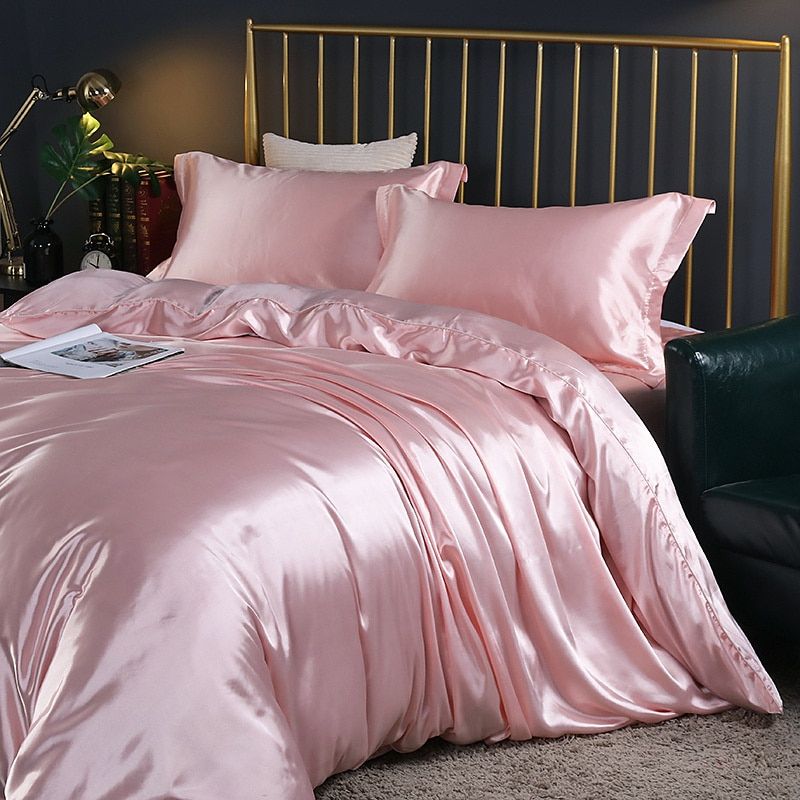 SilkenDream - Luxury 4-Piece Satin Bedding Set 1